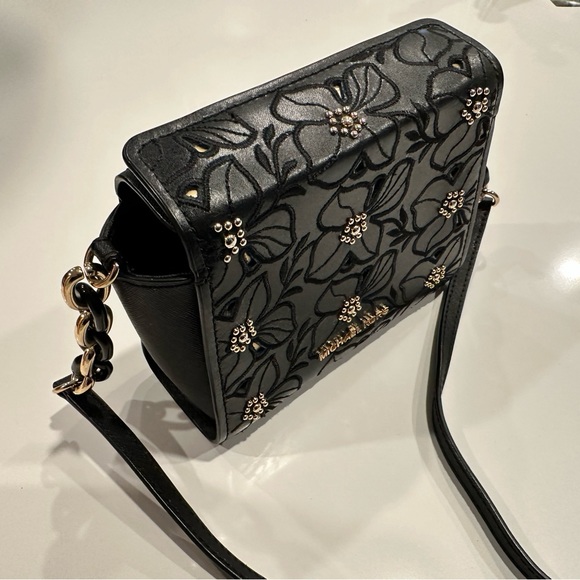 Michael kors Black sling bag . - Picture 2 of 6